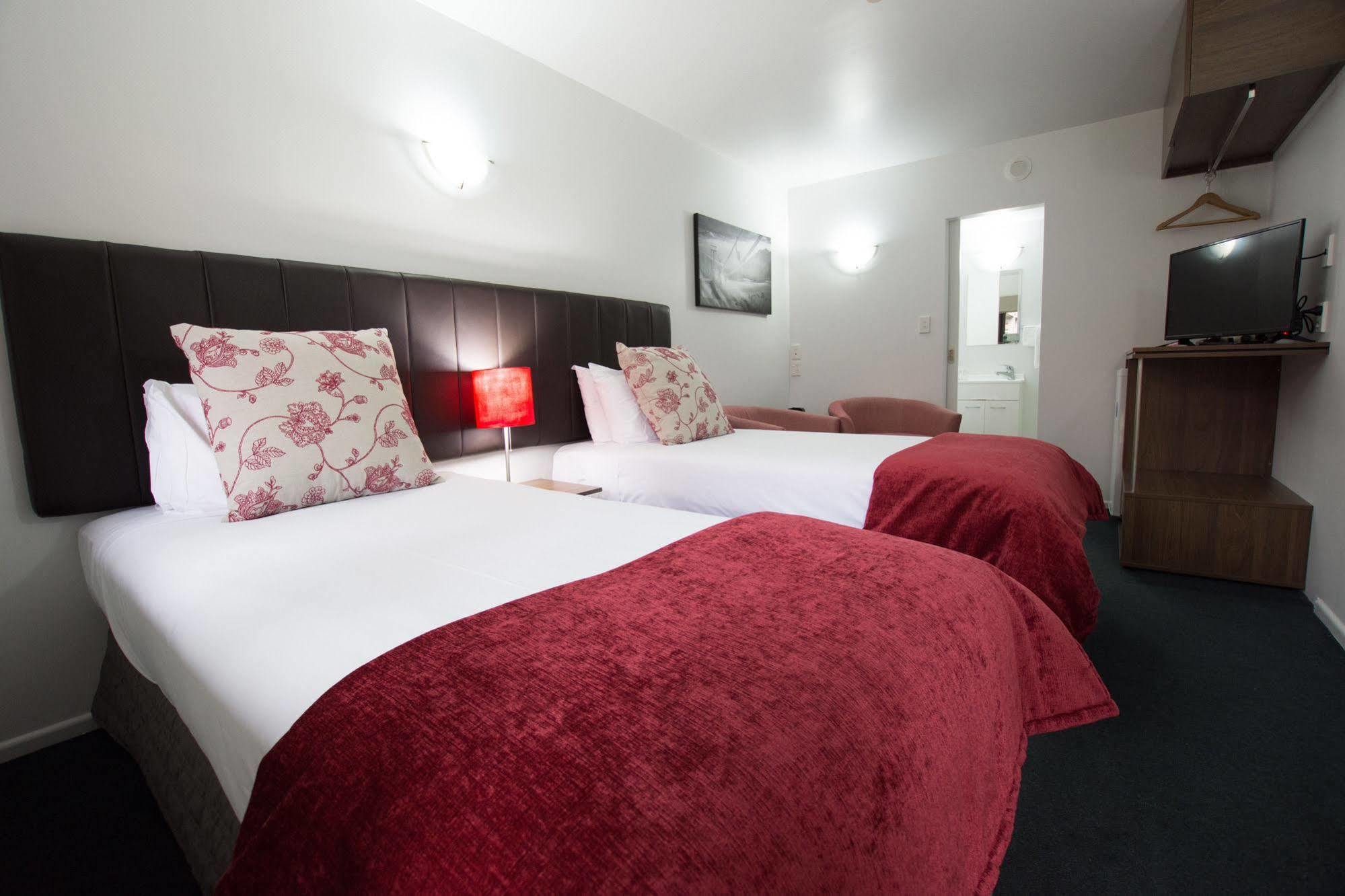 The Park Hotel Ruapehu National Park Bagian luar foto