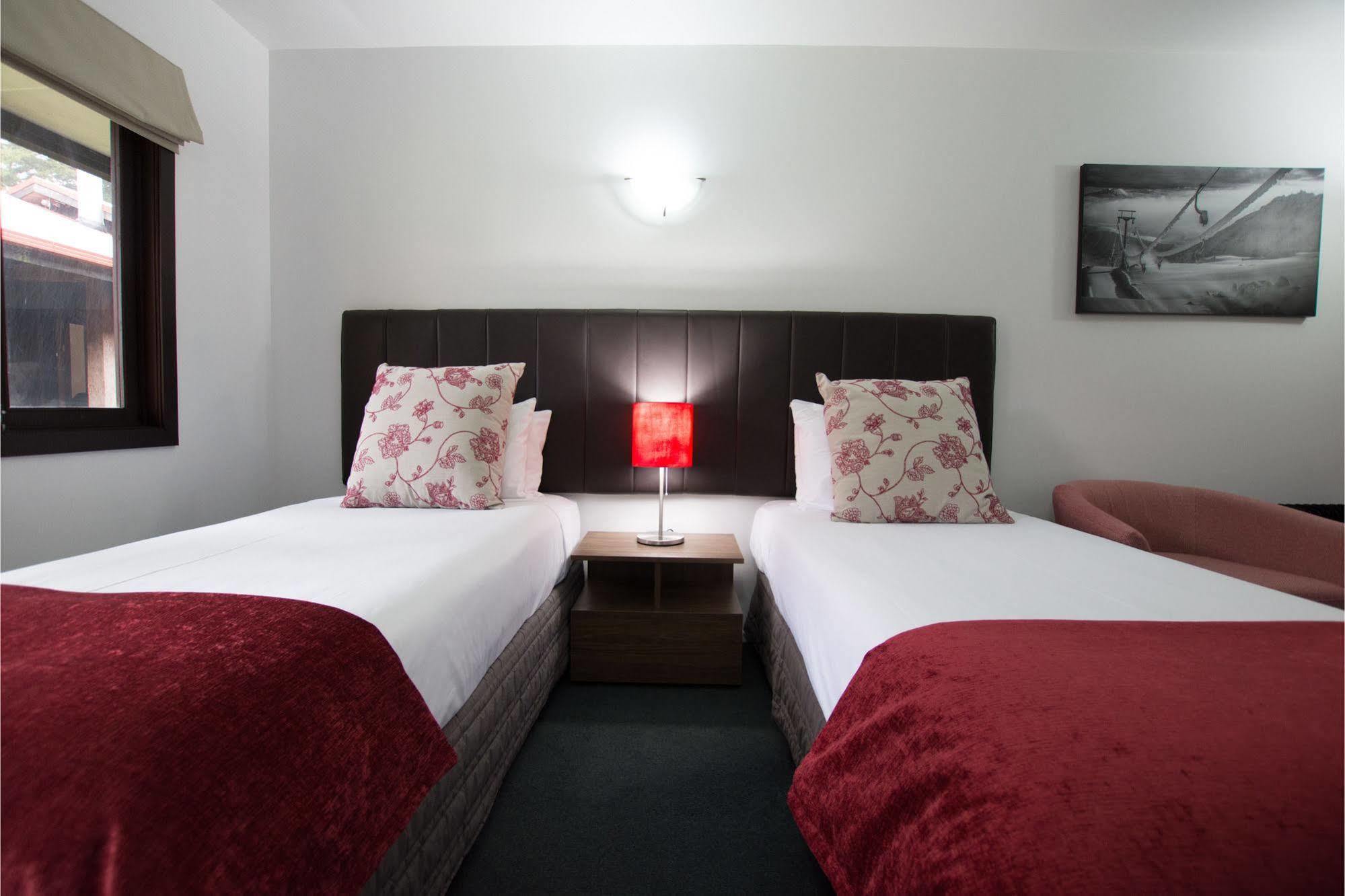 The Park Hotel Ruapehu National Park Bagian luar foto