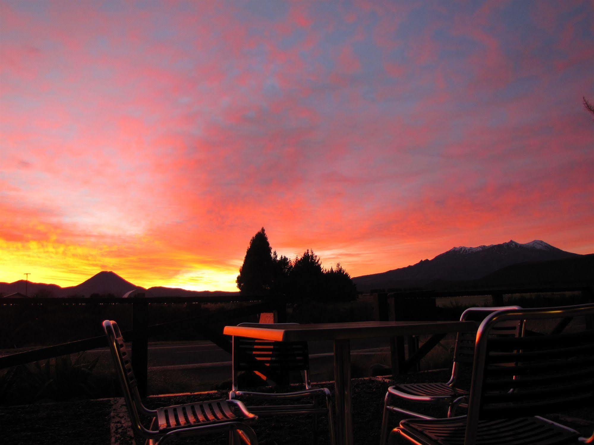 The Park Hotel Ruapehu National Park Bagian luar foto